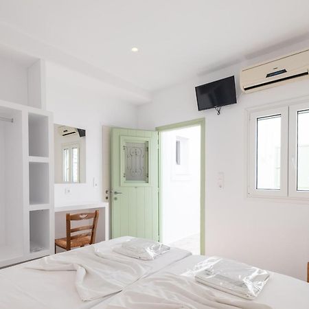 Lorenzo Studios And Suites Paros Науса Екстериор снимка