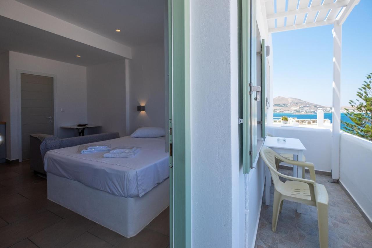 Lorenzo Studios And Suites Paros Науса Екстериор снимка