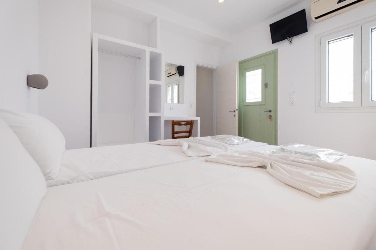 Lorenzo Studios And Suites Paros Науса Екстериор снимка