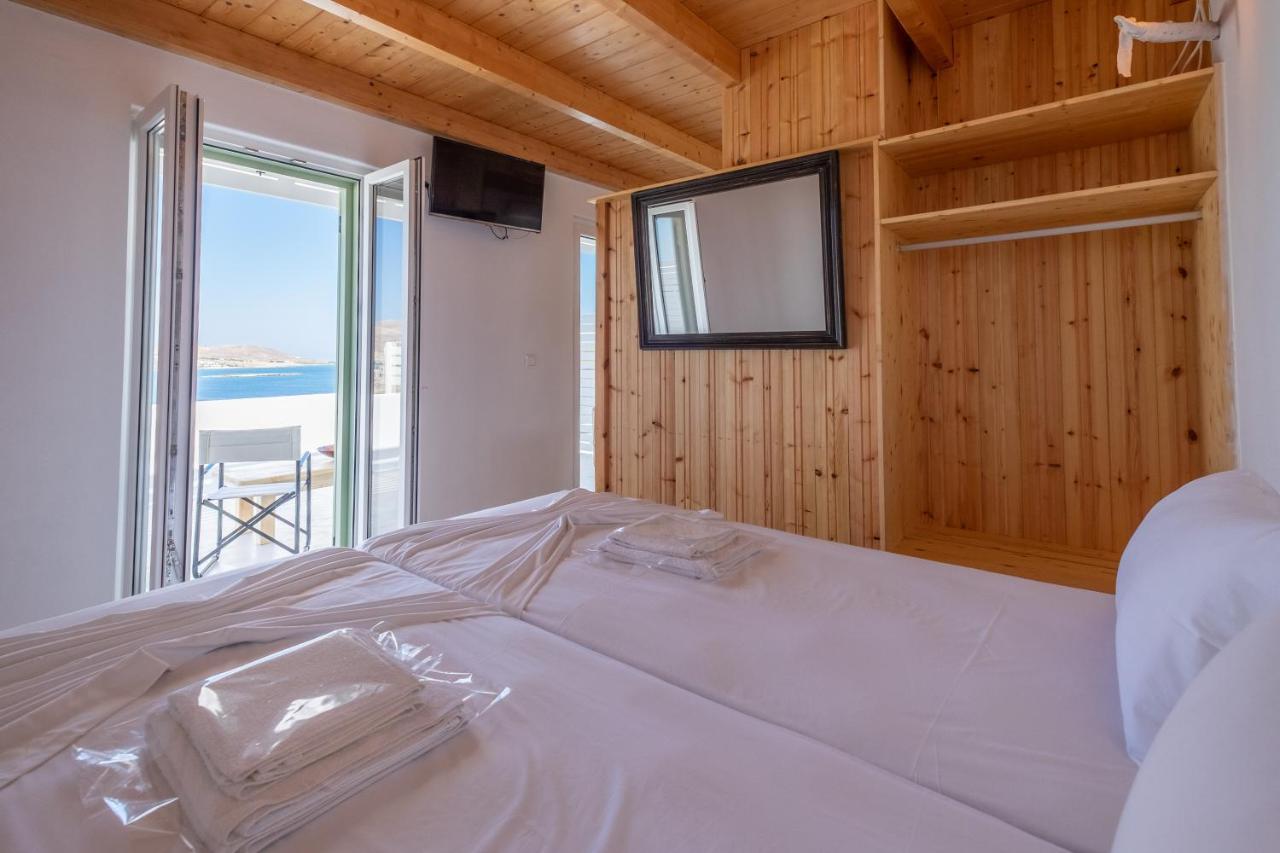 Lorenzo Studios And Suites Paros Науса Екстериор снимка
