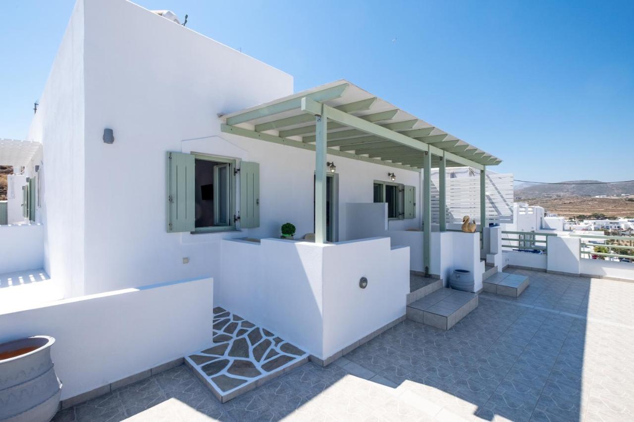 Lorenzo Studios And Suites Paros Науса Екстериор снимка