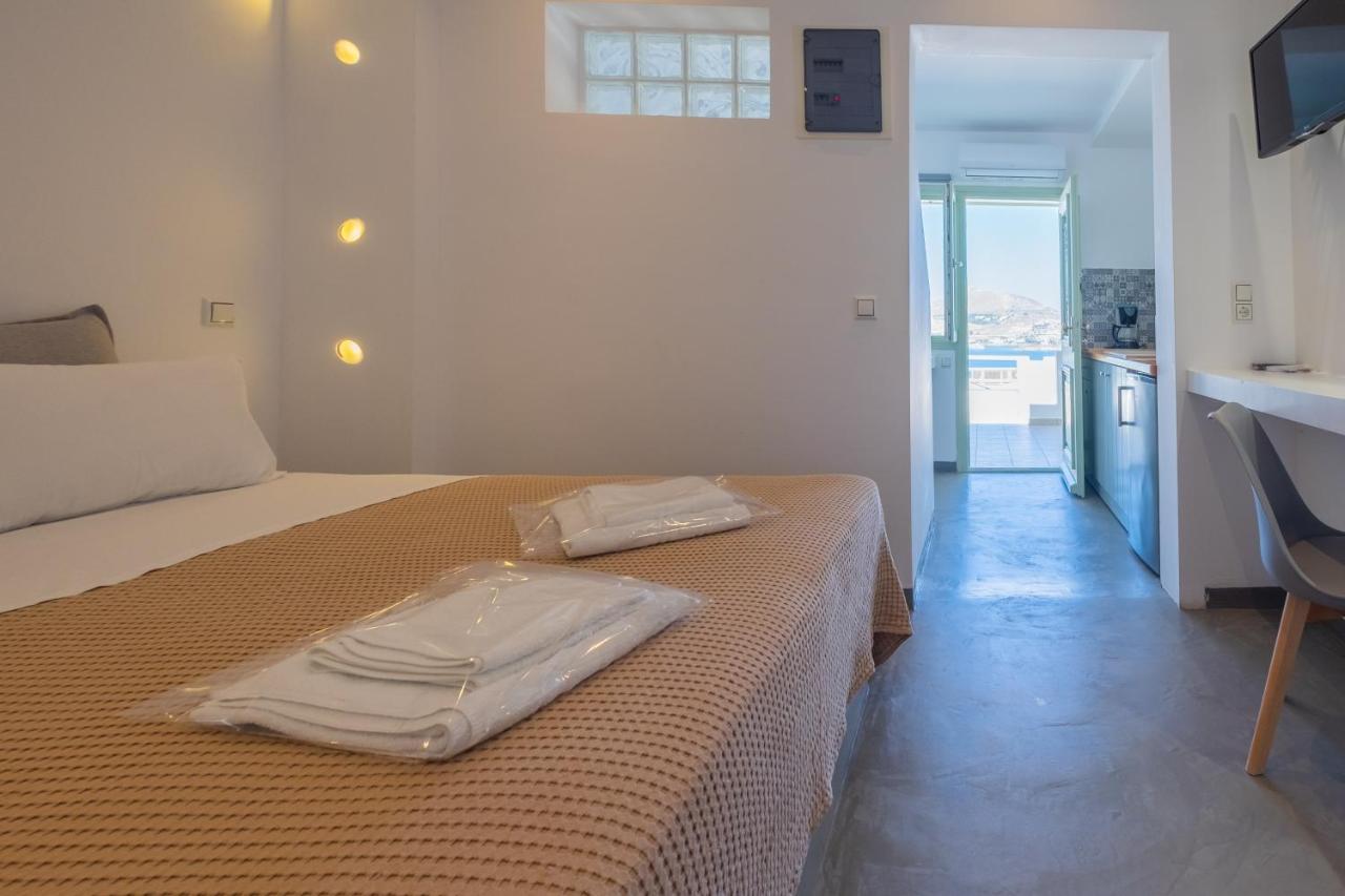 Lorenzo Studios And Suites Paros Науса Екстериор снимка