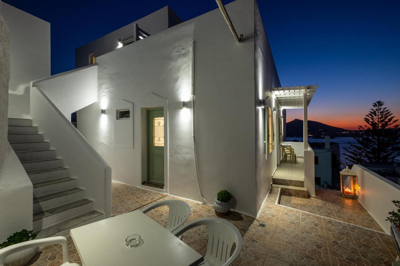 Lorenzo Studios And Suites Paros Науса Екстериор снимка