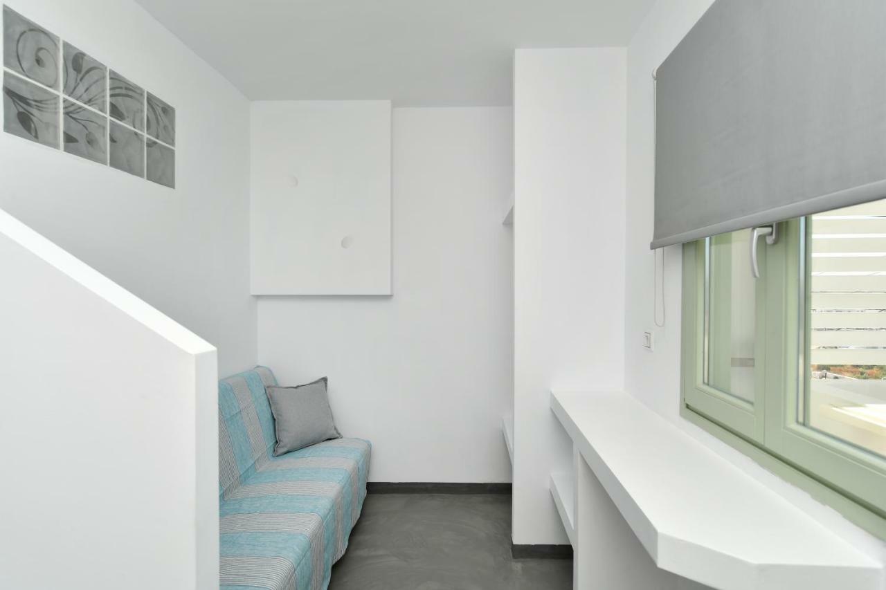 Lorenzo Studios And Suites Paros Науса Екстериор снимка