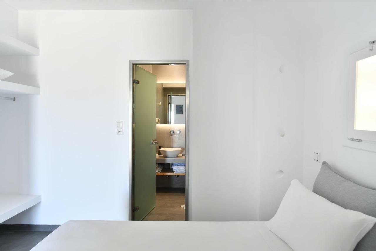 Lorenzo Studios And Suites Paros Науса Екстериор снимка
